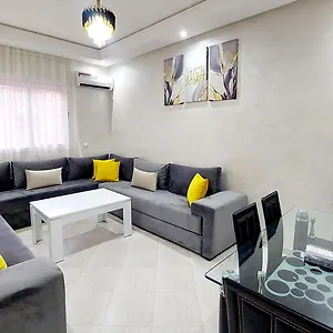 Modern Family Near Airport Appartement